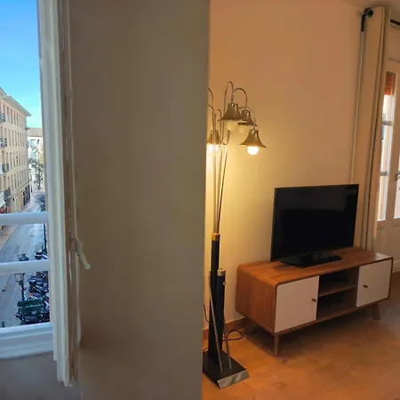 Lägenhet La Modernidad Del Casco By Alogest