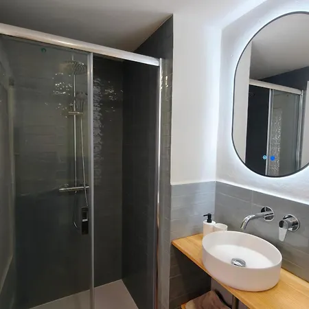 Apartamento La Modernidad Del Casco By Alogest