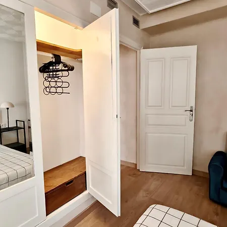 La Modernidad Del Casco By Alogest Apartman *